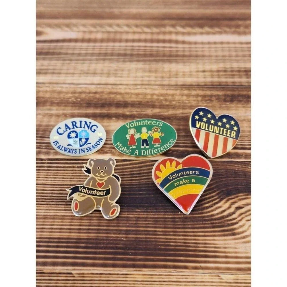 Lot of 5‎ VINTAGE Volunteer pins lot